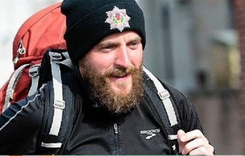 奔跑吧兄弟!男子为做慈善完成5000英里长跑 奔跑吧兄弟!男子为做慈善完成5000英里长跑