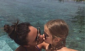 维多利亚.贝克汉姆亲女儿嘴引争议