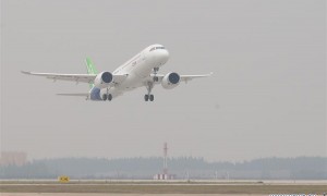 CCTV9英语新闻：国产大飞机C919首飞