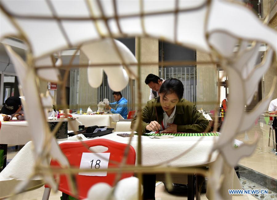 河北廊坊举办风筝制作技艺大赛 河北廊坊举办风筝制作技艺大赛