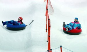 沙特打造冰雪城：男女不限，有钱你就来！