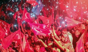 伊斯坦布尔：土耳其举行大规模集会反对政变