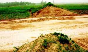 陕西为建高速公路毁3段长城