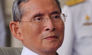 泰国国王阿杜德去世，享年88岁