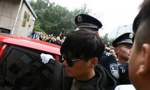 王宝强被新华社狠批了 你们这一次还会支持宝宝么