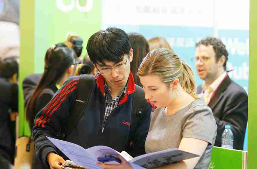 中国留学生低龄化,您怎么看? 中国留学生低龄化,您怎么看?