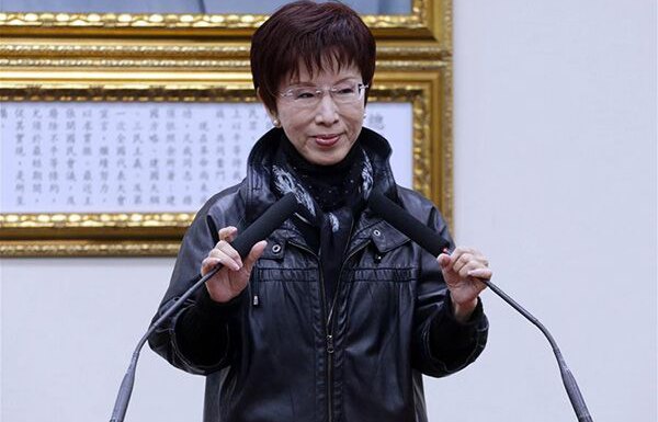 国民党领导人洪秀柱率团访问大陆 首站南京市中山陵 国民党领导人洪秀柱率团访问大陆 首站南京市中山陵