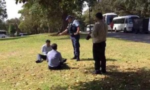 不文明行为为何屡屡发生？中国大叔悉尼随地大小便被捕