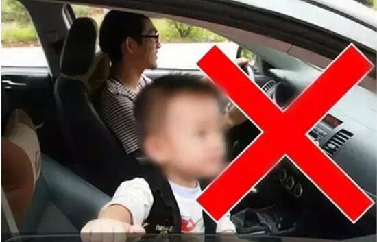 上海未满12周岁未成年人禁止坐副驾驶 上海未满12周岁未成年人禁止坐副驾驶