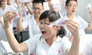 学生成绩下降罚钱抵过是否合理？