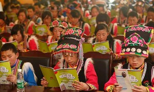 教材内容频曝&ldquo;虚假 专家回应：学生不应唯课本！