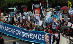 一次风靡全球的科学游行：反对科学研究受政治影响