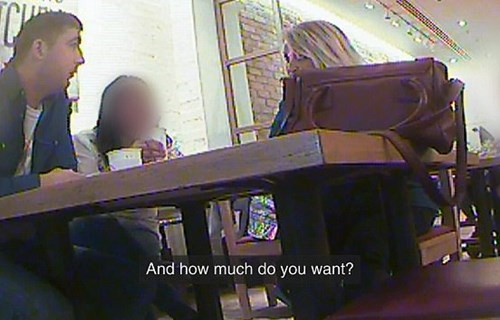 数十名东欧女子被骗到英国,高薪工作实为“与亚裔老头假结婚” 数十名东欧女子被骗到英国,高薪工作实为“与亚裔老头假结婚”