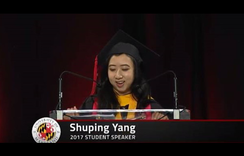 马里兰大学一中国留学生毕业演讲涉嫌辱华:美国的空气多么香甜! 马里兰大学一中国留学生毕业演讲涉嫌辱华:美国的空气多么香甜!