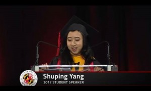 马里兰大学一中国留学生毕业演讲涉嫌辱华：美国的空气多么香甜！