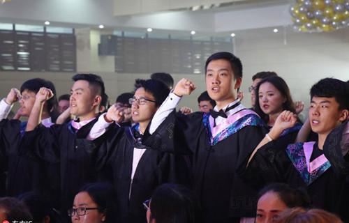 “最牛学霸班”:109人收到547份美国大学录取通知书 “最牛学霸班”:109人收到547份美国大学录取通知书