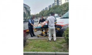 北京：女子掌掴公交色狼反遭割喉！