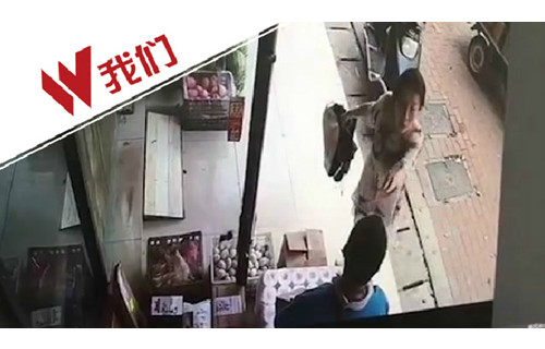 可恶!就因为晚了5分钟,快递小哥被打得大小便失禁! 可恶!就因为晚了5分钟,快递小哥被打得大小便失禁!