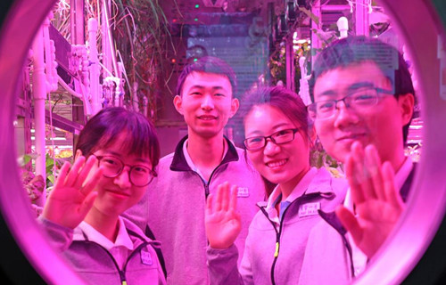 北航志愿者在“月宫一号”实验舱连续驻留200天创造世界纪录 北航志愿者在“月宫一号”实验舱连续驻留200天创造世界纪录