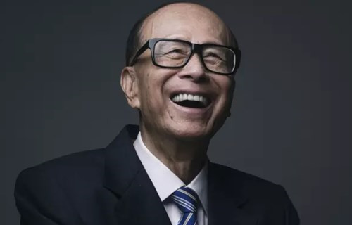 90岁李嘉诚宣布退休 香港“超人”时代结束 90岁李嘉诚宣布退休 香港“超人”时代结束