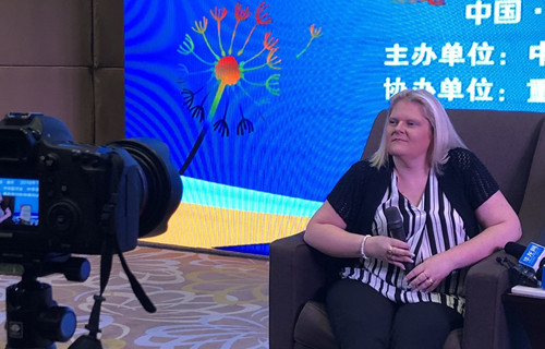 世界首个“试管婴儿”路易丝·布朗首次来访中国 世界首个“试管婴儿”路易丝·布朗首次来访中国