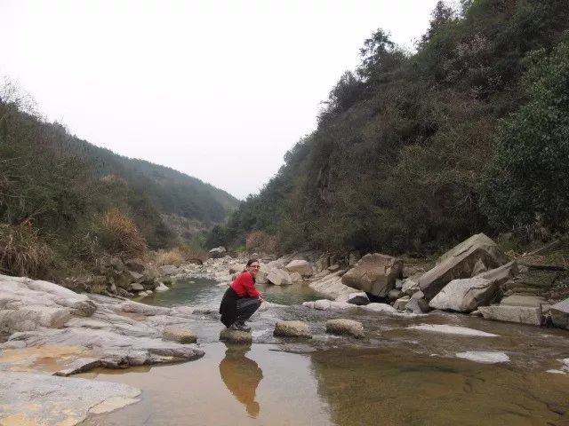 老外在中国:在黑暗中前行,寻得信心之光 老外在中国:在黑暗中前行,寻得信心之光