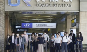 应对疫情冲击  日本新干线乘客海鲜一起运