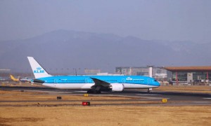 今日起 经第一入境点分流的北京国际客运航班将逐步恢复直航