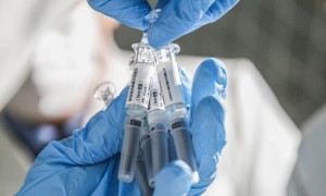 调查：四分之三成年人愿意接种新冠疫苗 中国人最积极