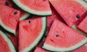 夏日炎炎吃西瓜：西瓜对健康居然有这么多好处！