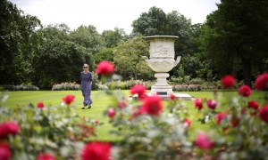 英国女王私人花园首度对公众开放 游客直呼&ldquo;被宰&rdquo;