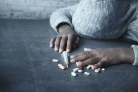 美国药物滥用顽疾难治，青少年嗑药致死事件频发敲响警钟