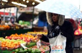 英国食品杂货通胀率连续9个月达两位数，民众生活成本危机难解、高通胀加剧贫富差距