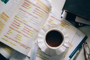 中考英语真题作文范文：自我保护演讲稿