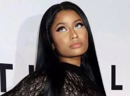 麻辣鸡回应被警方拘留，因推迟演唱会道歉