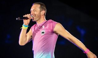 coldplay主唱克里斯&middot;马丁送粉丝去参加音乐节
