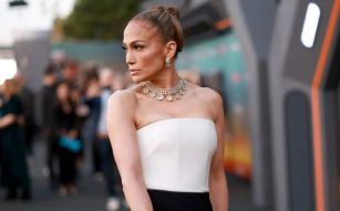 电影《Atlas》大获成功，Jennifer Lopez 写便签感谢粉丝
