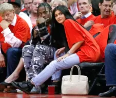 甜蜜暴击！金小妹Kylie Jenner与甜茶Timoth&eacute;e Chalamet纽约披萨店低调约会！