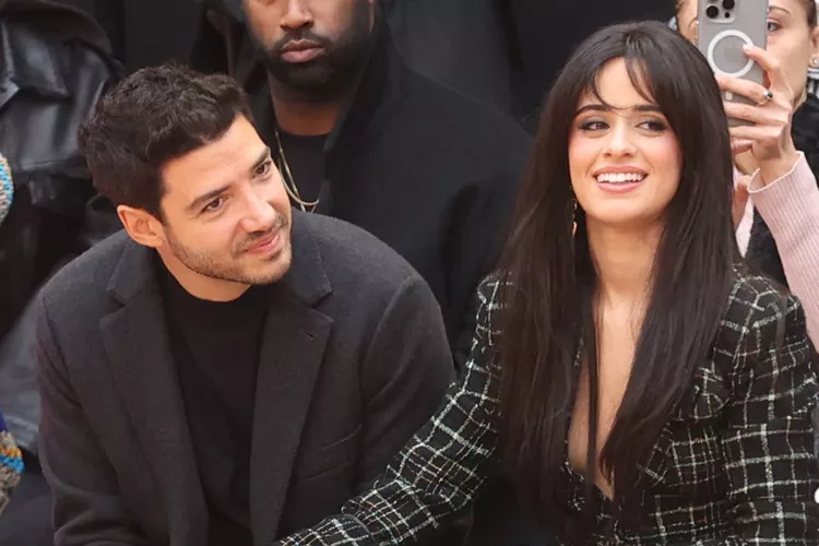 卡妹Camila Cabello与亿万富翁男友高调撒糖，与匠妹萌德的爱恨情仇终于画上句号？